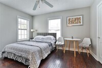 4512 Mt Vernon St photo'