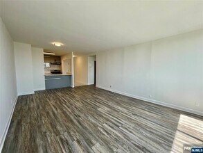 770 Anderson Ave in Cliffside Park, NJ - Building Photo - Building Photo