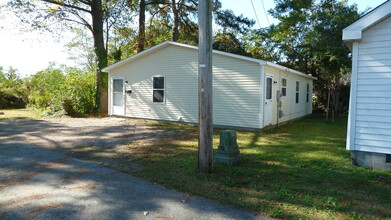 525 Madrin St in Elizabeth City, NC - Foto de edificio - Building Photo