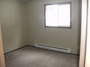 908 Minneapolis Ave S, Unit 916 in Amery, WI - Building Photo - Building Photo