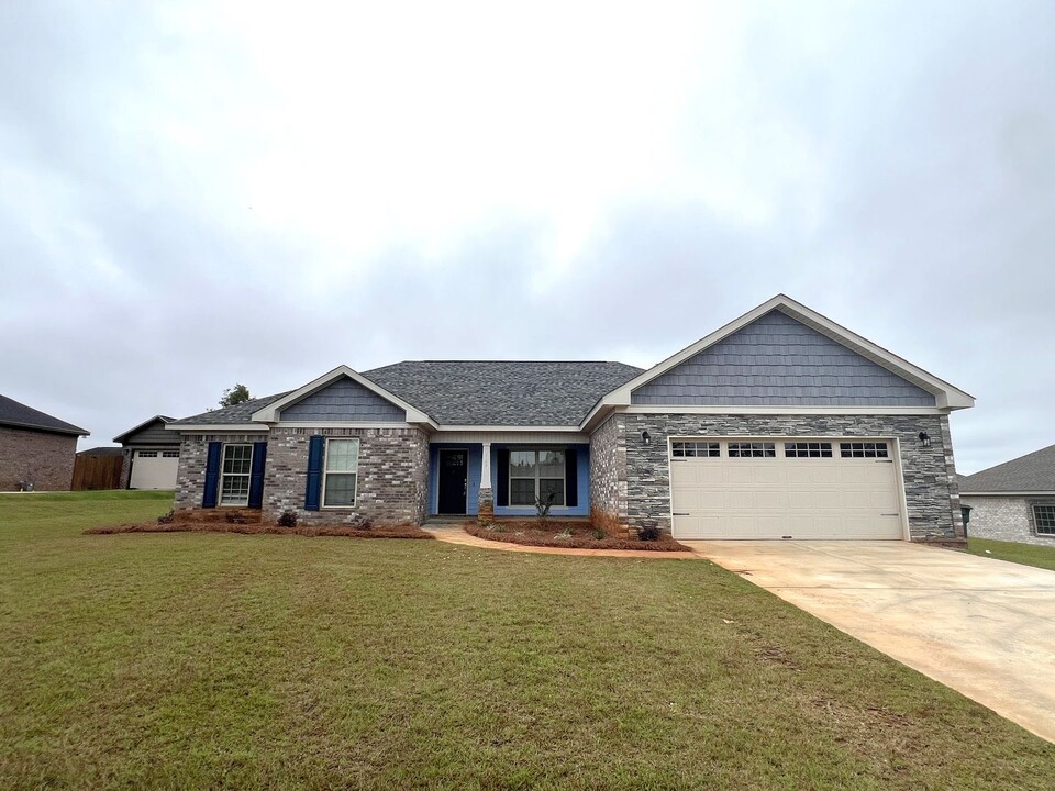 127 Brookestone Dr in Enterprise, AL - Building Photo