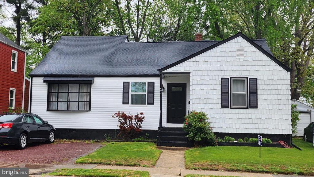 407 W High St in Glassboro, NJ - Building Photo