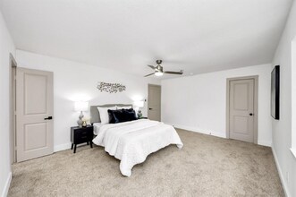 5614 Oakhaven Ln in Houston, TX - Building Photo - Building Photo