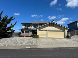 284 Preakness Ln in Vallejo, CA - Building Photo