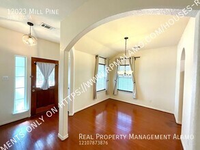 12023 Mill Pine in San Antonio, TX - Building Photo - Building Photo