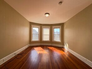 210 Grant Ave in Jersey City, NJ - Foto de edificio - Building Photo