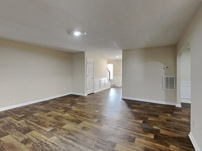 1894 Roble Dr in Atlanta, GA - Foto de edificio - Building Photo