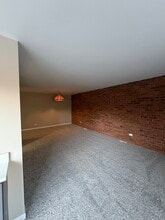 1840 W Highland Ave in Elgin, IL - Building Photo - Building Photo