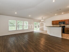 5283 Cypress Links Blvd in Elkton, FL - Foto de edificio - Building Photo