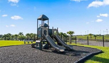 1113 Saguaro St in Haines City, FL - Foto de edificio - Building Photo