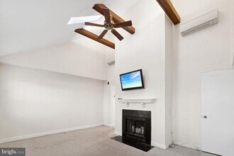 2107 N Scott St in Arlington, VA - Building Photo - Building Photo