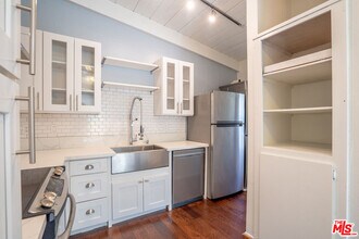 12014 Kling St in Los Angeles, CA - Building Photo - Building Photo