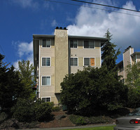 Marinan Manor Apartments in Seattle, WA - Building Photo - Building Photo