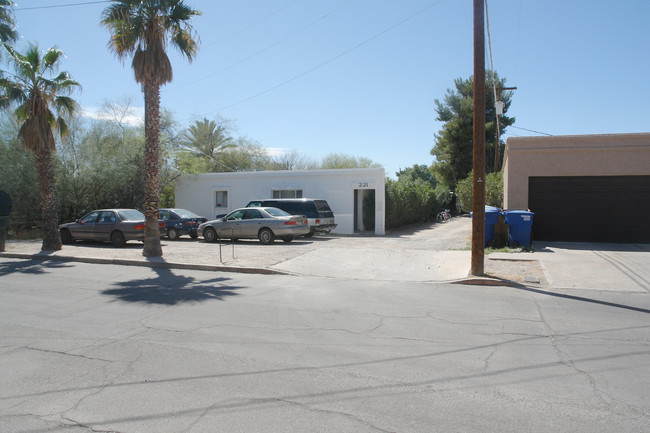 221 N Vine Ave in Tucson, AZ - Building Photo - Building Photo