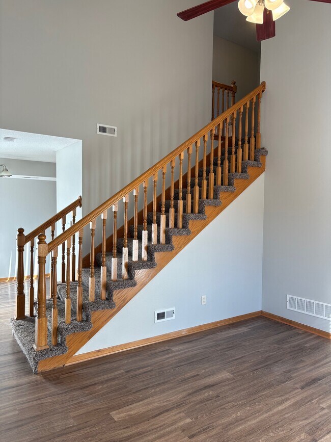 1406 Adams St SE in Bondurant, IA - Foto de edificio - Building Photo