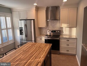 29 Queen Mary Ct in Chester, MD - Foto de edificio - Building Photo