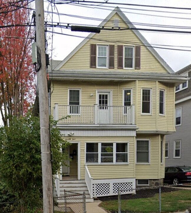 78 Brooks St, Unit 2 in Boston, MA - Building Photo