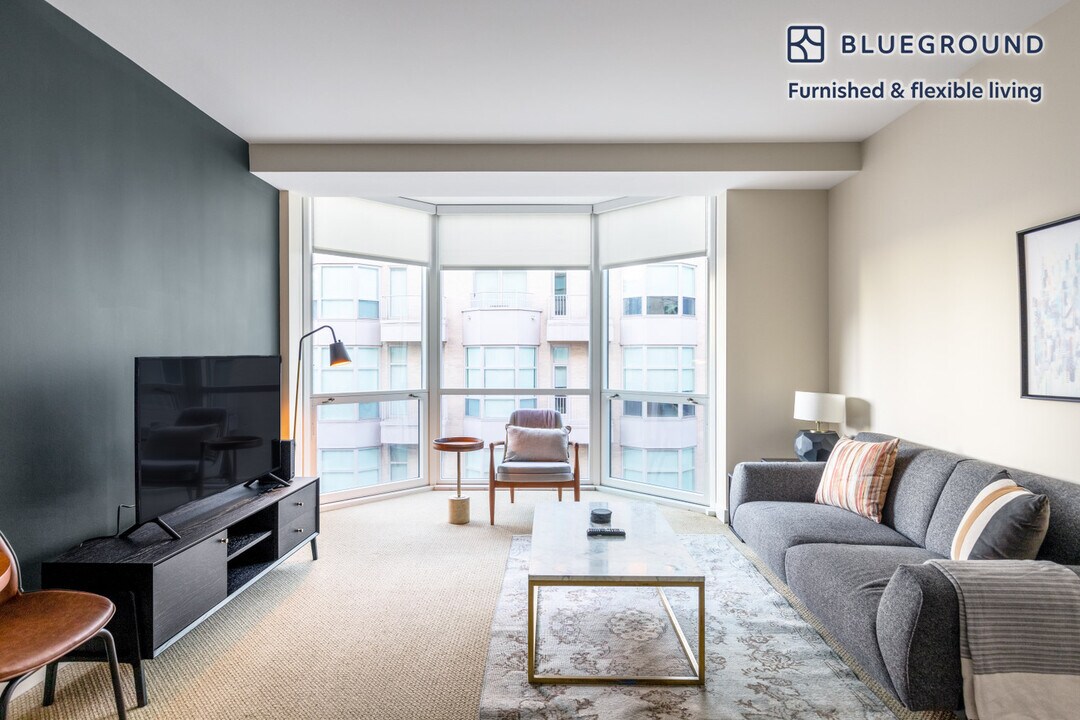 425 8th St NW in Washington, DC - Building Photo