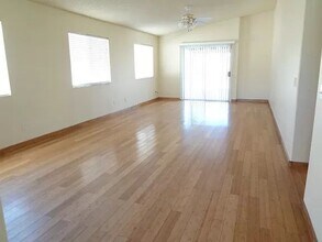 6094 N April Dr in Tucson, AZ - Building Photo - Building Photo