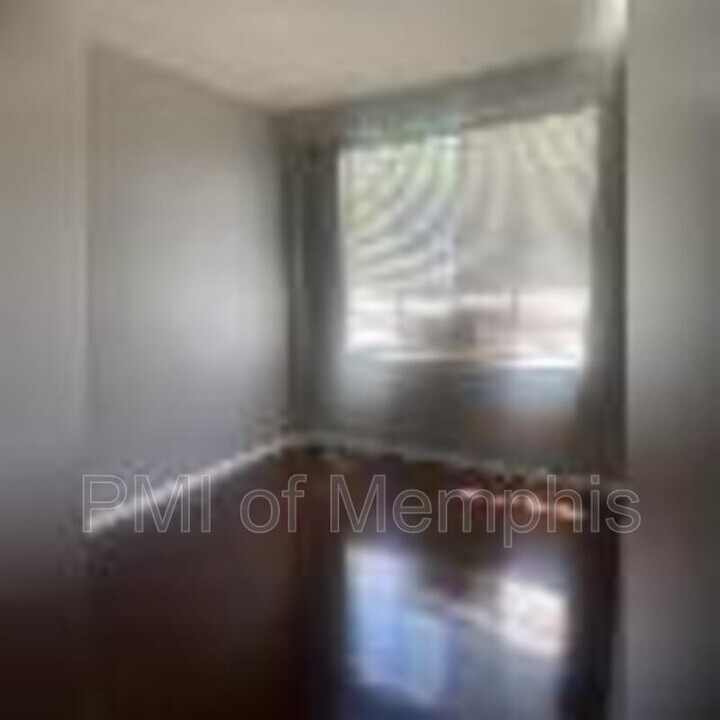 1919 S Pkwy E in Memphis, TN - Building Photo