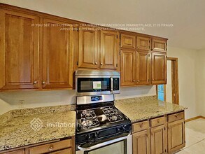 1937 Oakland Rd in Hopkins, MN - Foto de edificio - Building Photo