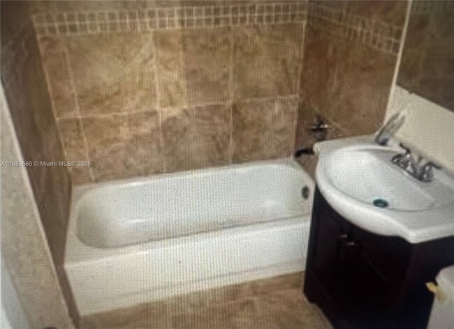 931 NW 34th Way in Fort Lauderdale, FL - Building Photo - Building Photo