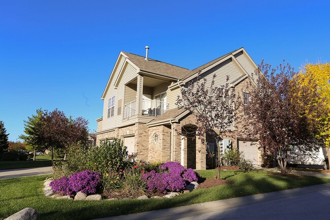 Stone Ridge Estates Apartments & Duplexes in Lincoln, NE - Foto de edificio - Building Photo