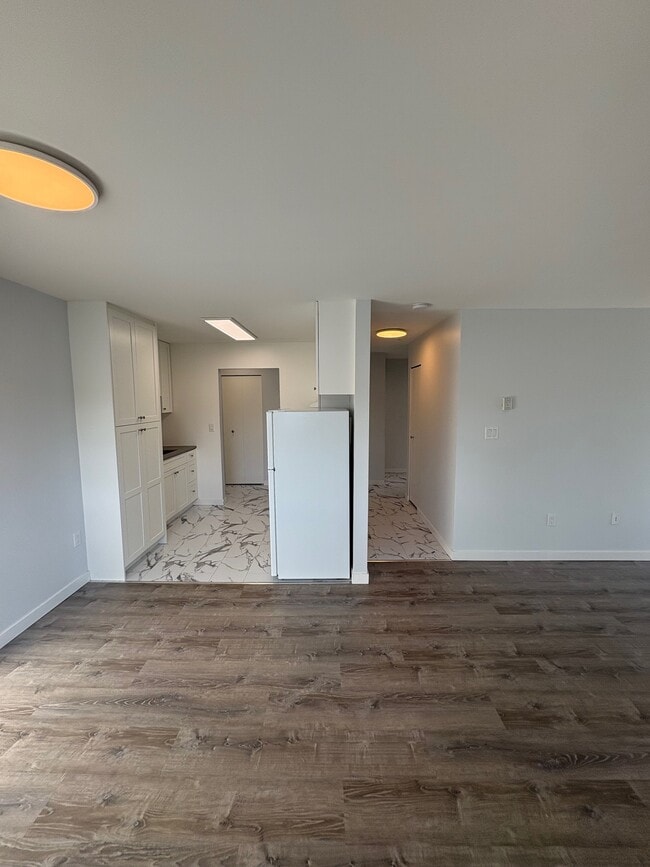 2549 Dowler Pl in Victoria, BC - Building Photo - Building Photo
