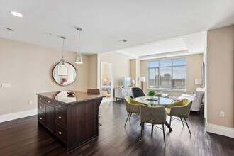 Bell at the Pike in North Bethesda, MD - Foto de edificio - Building Photo