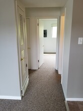 Knollridge Garden Apartments in Coralville, IA - Building Photo - Interior Photo