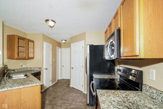 1235 Porchester Ln in Greenwood, IN - Building Photo - Building Photo
