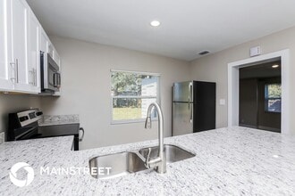 5203 Montague Pl in Orlando, FL - Foto de edificio - Building Photo