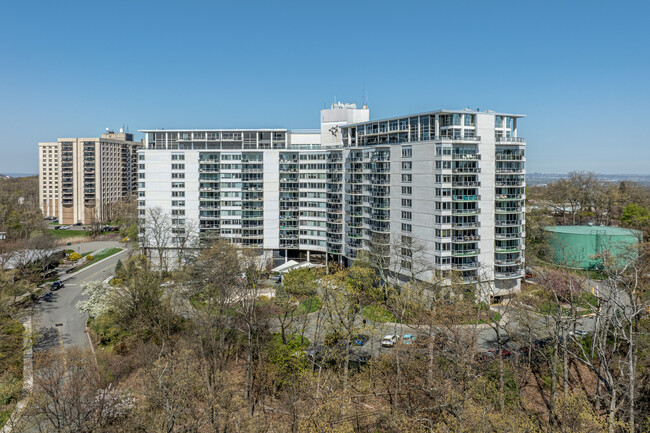 Claridge House I in Verona, NJ - Building Photo - Building Photo