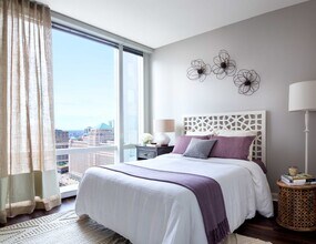 77 W Wacker Dr, Unit 2110 in Chicago, IL - Foto de edificio - Building Photo