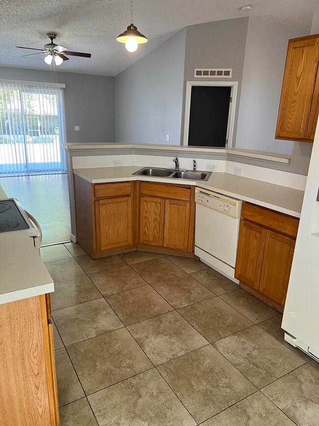 673 Lobelia Dr in Davenport, FL - Building Photo - Building Photo