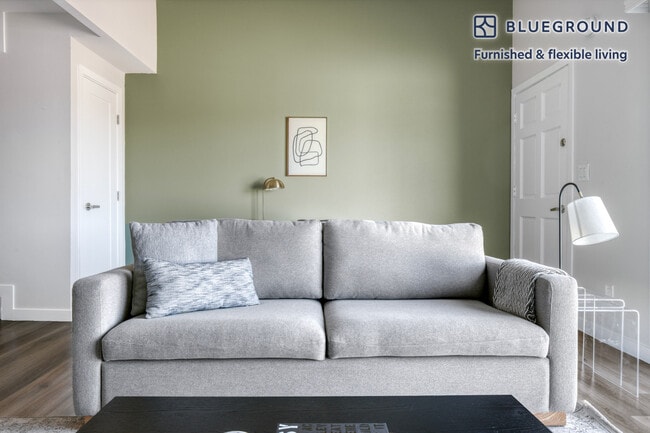 1115 Barbara St, Unit FL1-ID1003 in Redondo Beach, CA - Building Photo - Building Photo