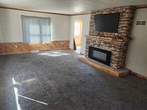 301 W Butternut St in Abbotsford, WI - Building Photo - Building Photo