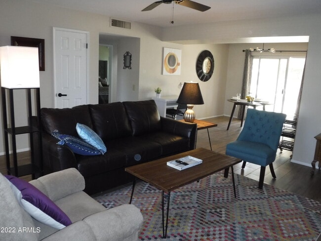 11029 W Caron Dr in Sun City, AZ - Building Photo - Building Photo