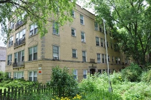 property at 4860 N Hermitage Ave