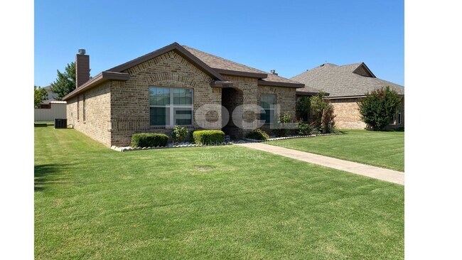 5015 Jarvis St in Lubbock, TX - Building Photo - Building Photo