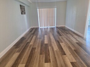 201 180th Dr in Sunny Isles Beach, FL - Foto de edificio - Building Photo