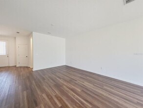 1184 Lakeshore Breeze Pl in Kissimmee, FL - Building Photo - Building Photo