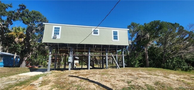 14329 W Seashell Ct in Crystal River, FL - Building Photo - Building Photo