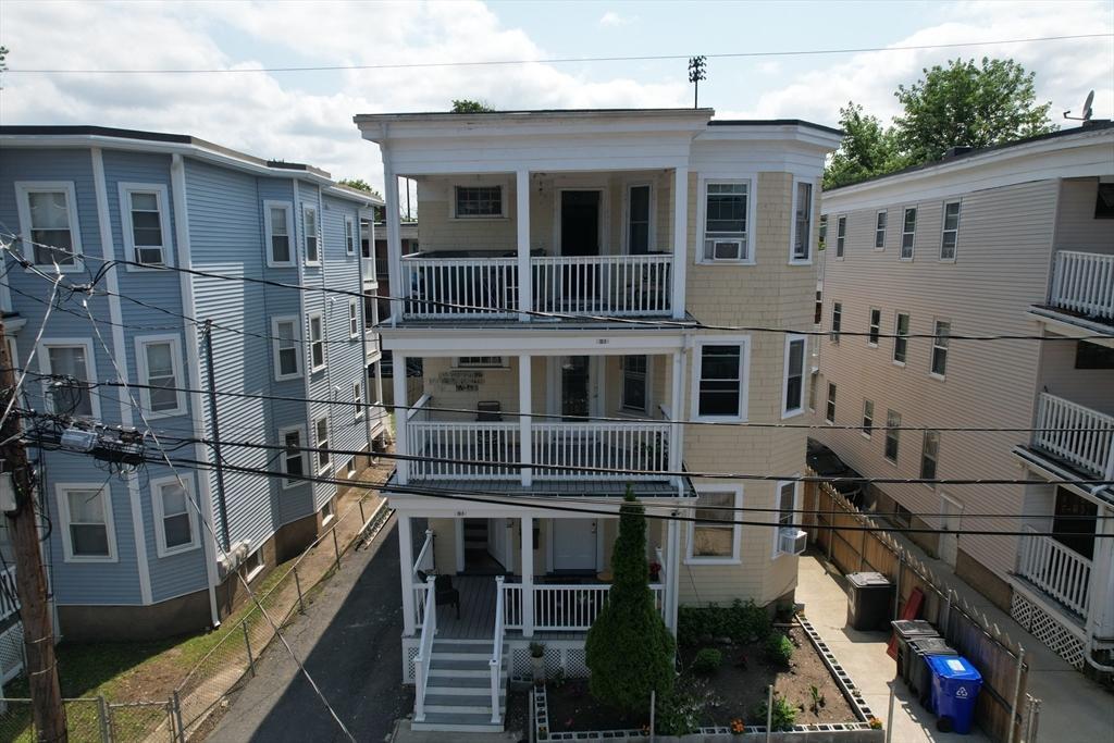 21 Granfield Ave, Unit 1 in Boston, MA - Foto de edificio
