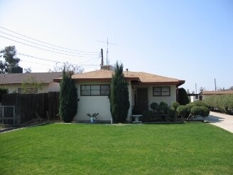 913-919 Baldwin Rd in Bakersfield, CA - Foto de edificio - Building Photo