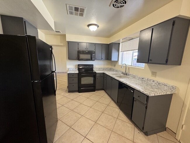 4905 W Avalon Dr in Phoenix, AZ - Building Photo - Building Photo