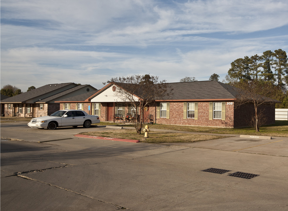 Oxford Court in Shreveport, LA - Building Photo