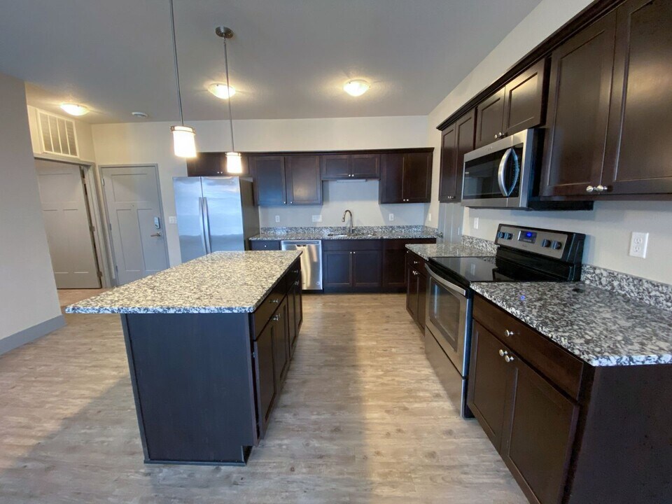 5456 Mortensen Rd in Ames, IA - Building Photo