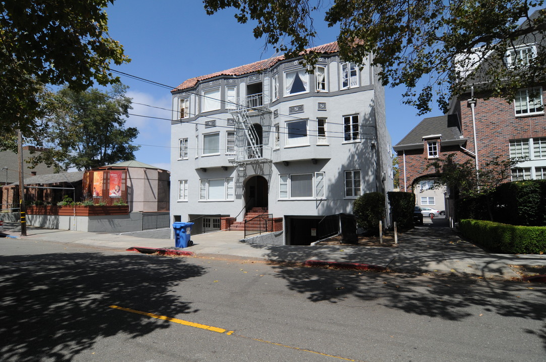 2451 Le Conte Ave in Berkeley, CA - Building Photo