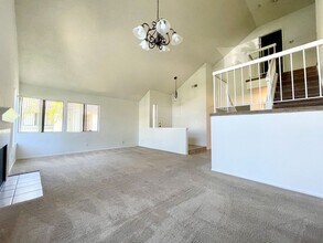 179 Avenida Las Brisas in Oceanside, CA - Building Photo - Building Photo